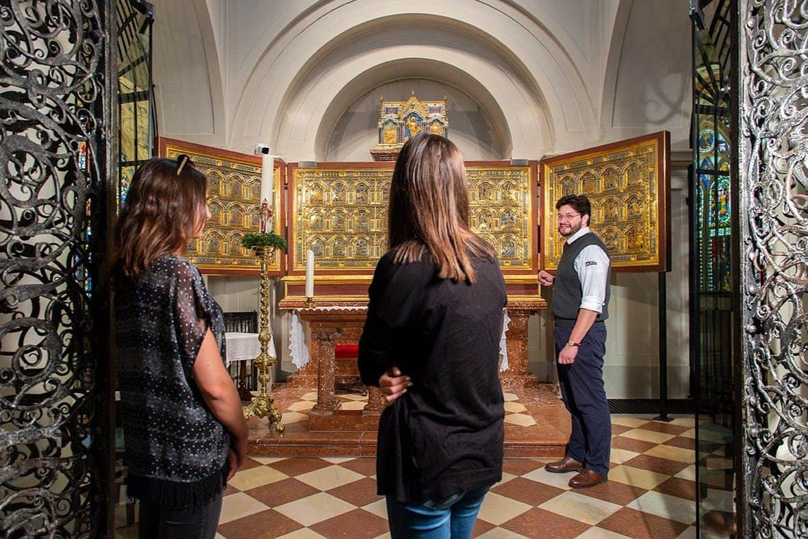 Klosterneuburg Abbey: Guided Tour in German + Wine Tasting Verdun Altar