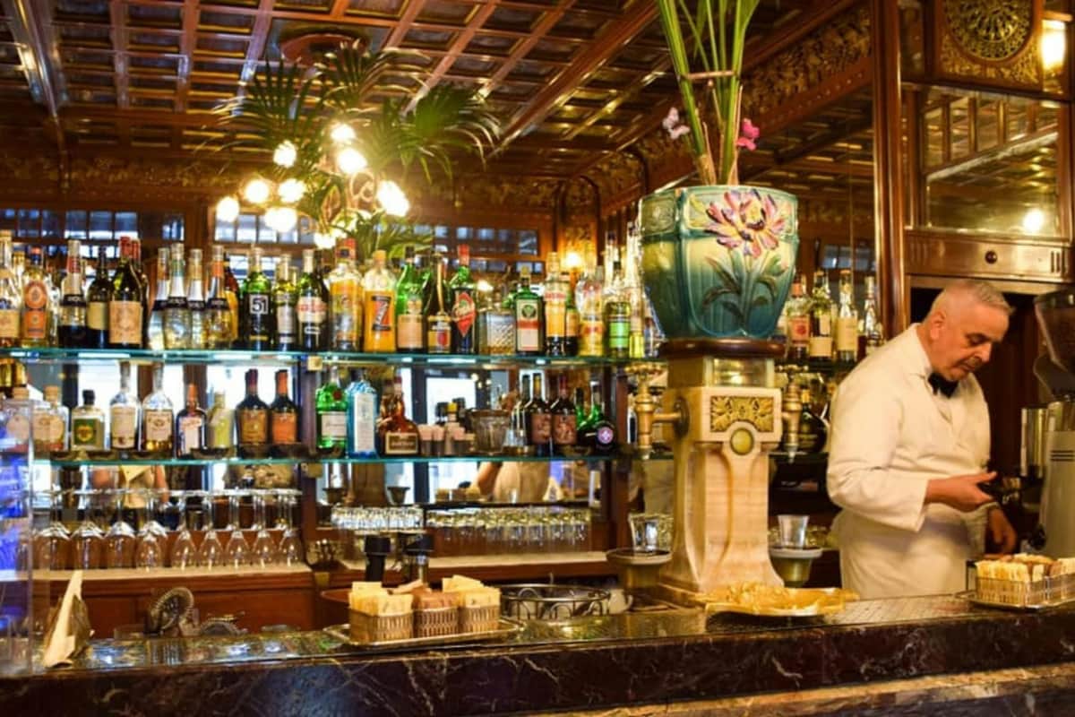 Turin: Guided Food Tour with Chocolate and Wine Tasting old cafes
