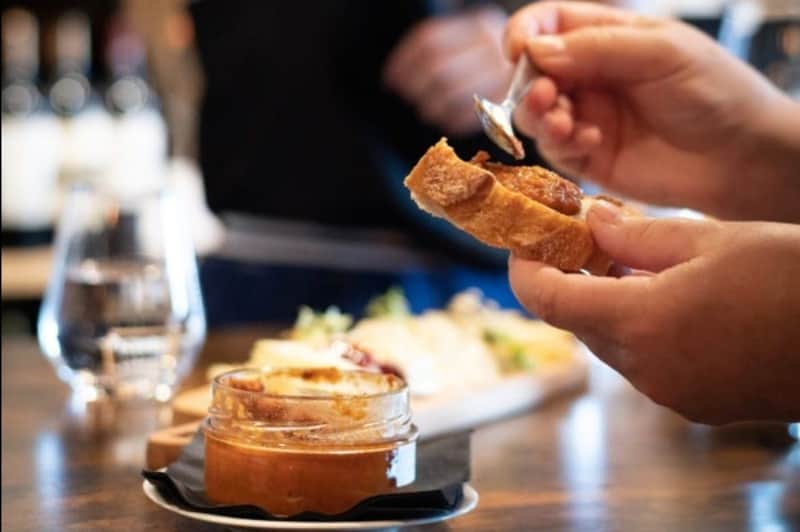 Chartrons Bordeaux: Food Tour in the Wine District