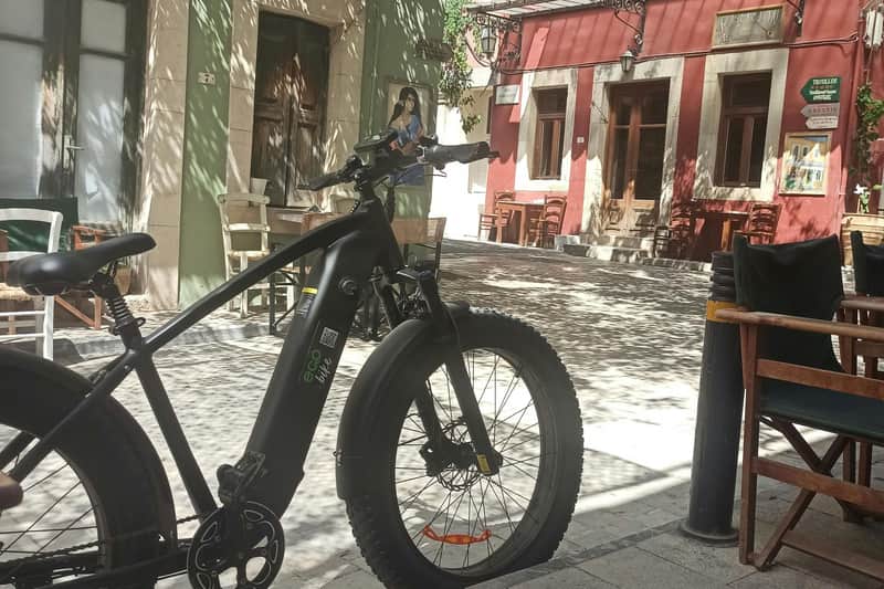 Heraklion: Knossos Palace Countryside Tour by E-bike + Wine Tasting