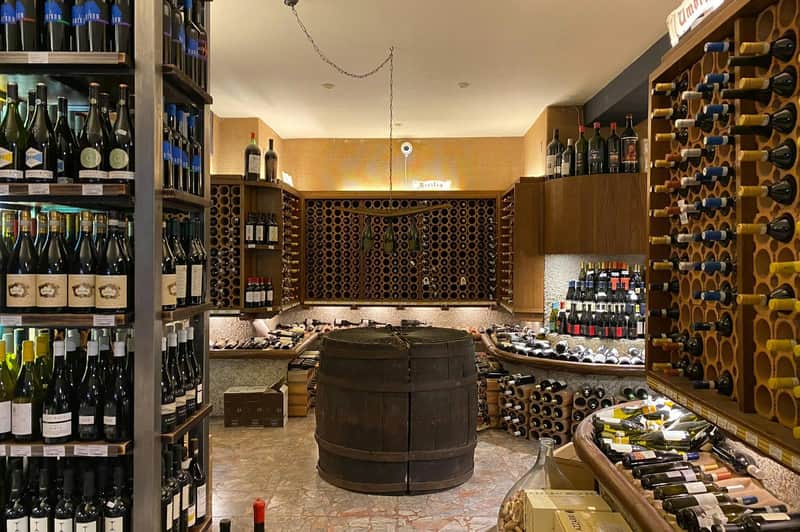 Florence: Wine Tasting + Lunch in the Historical Center