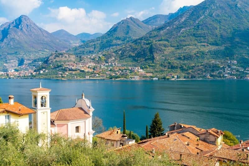 Lake Iseo & Franciacorta: Guided Tour from Milan + Wine Tasting