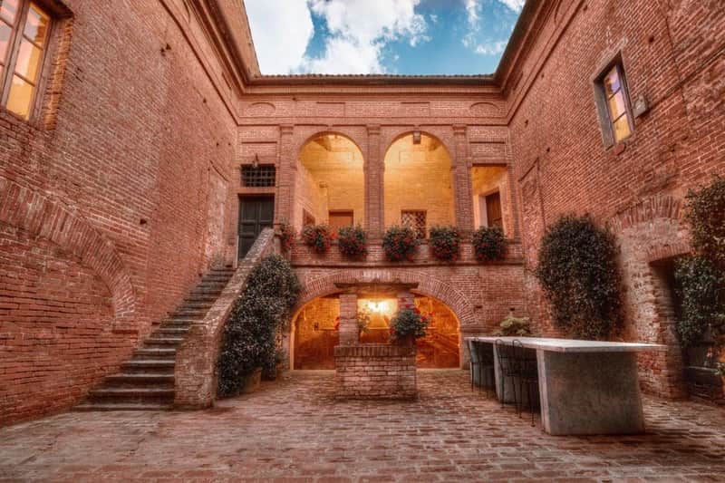 Montalcino: Vineyard Tour + Wine Tasting