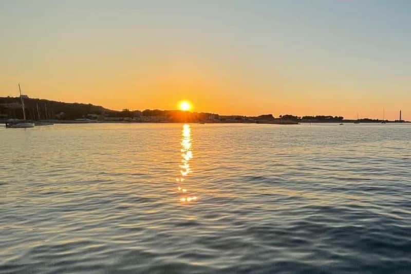 Palermo: Private Sunset Sailboat Tour + Dinner + Wine