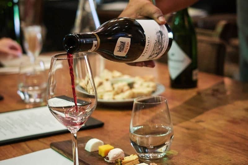 Cape Town: Private 3 Wine Regions Tour + Hotel Transfer